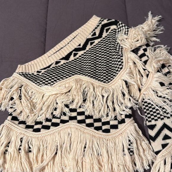 HP!! 🥳House of Harlow one shoulder fringe top - Picture 2 of 3